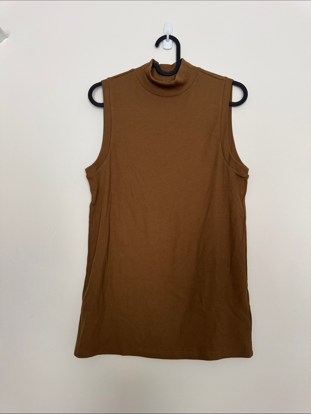 GAP Sleeveless Mock Neck Tank in Warm Brown